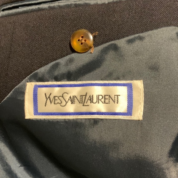 Vintage Yves Saint Laurent Men’s 2 Button Navy Blue Wool Blazer, size 44R - Picture 2 of 7